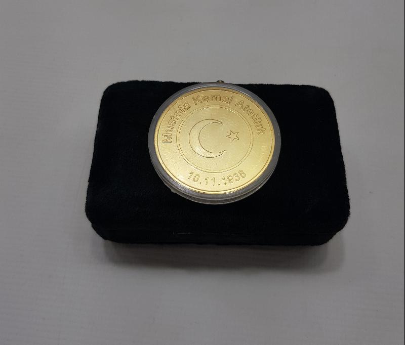 MUSTAFA KEMAL ATATÜRK TEMALI ALTIN KAPLAMA MADALYON