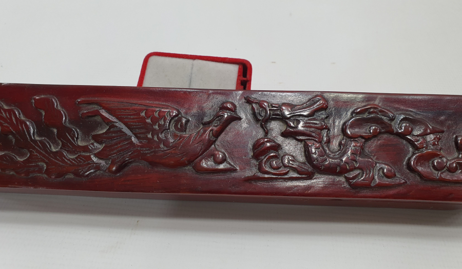 1900 BAŞLAR YEKPARE AHŞAPTAN OYMA İŞÇİLİKLİ ÇİFTLİ KALEMDAN