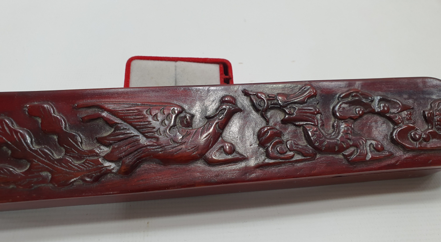 1900 BAŞLAR YEKPARE AHŞAPTAN OYMA İŞÇİLİKLİ ÇİFTLİ KALEMDAN