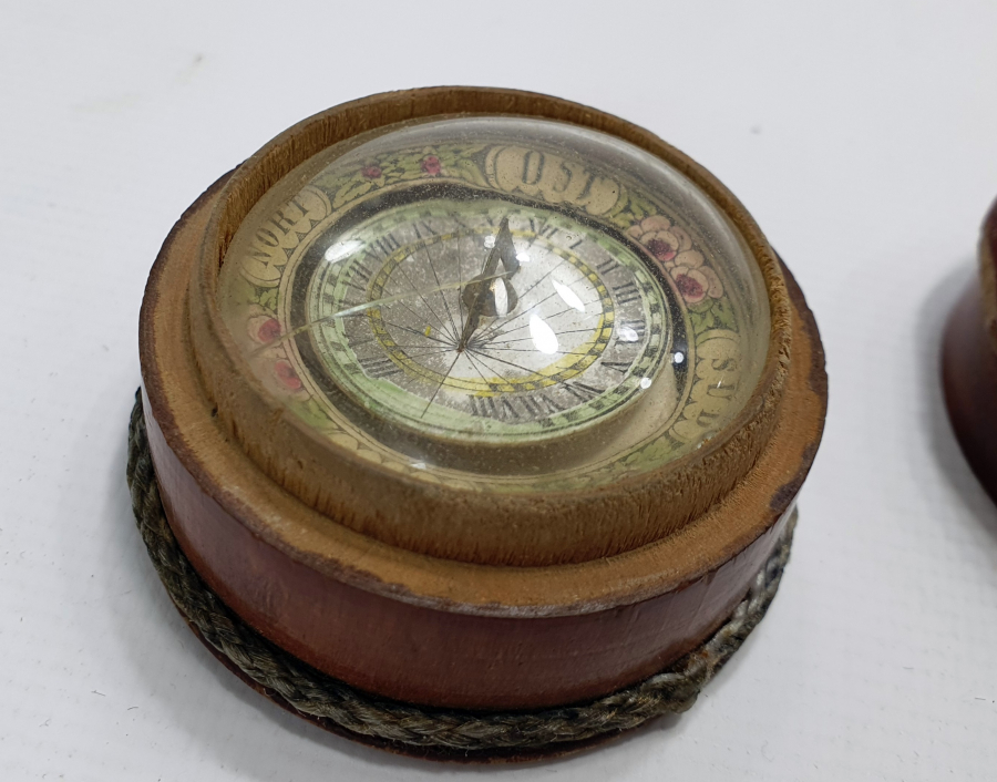 1900 BAŞLARI AHŞAP KABINDA NADİR AVRUPA PUSULA 