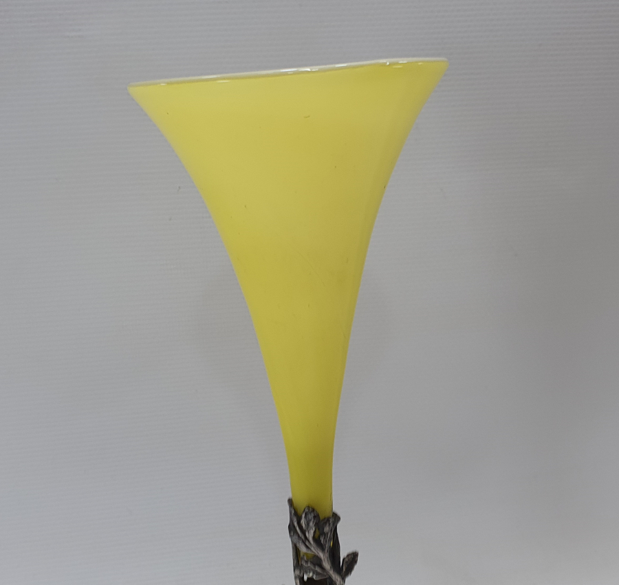 1900 BAŞLARI HEYKEL FORMUNDA LALEDAN