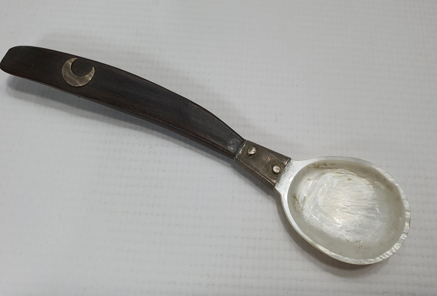 OSMANLI DÖNEMİ ÇOK NADİR SEDEF BOYNUZ VE GÜMÜŞTEN MAMUL AY YILDIZLI İLAÇ KAŞIĞI