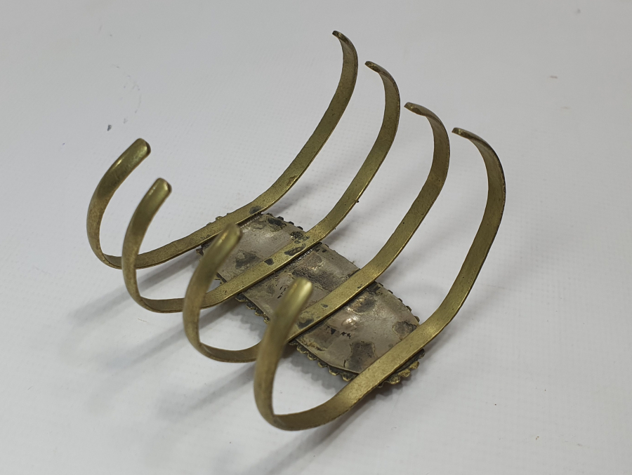 ÜZERİNDE DOĞAL LAPİS TAŞI BULUNAN TÜRKMEN İŞİ BİLEKLİK