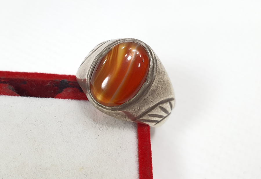 ÜZERİ HARELİ SÜLEYMANİYE AKİKLİ GÜMÜŞ YÜZÜK