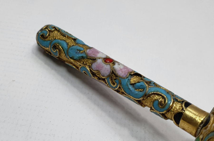 ÜZERİ MİNE İŞÇİLİKLİ UŞAK ZİLİ