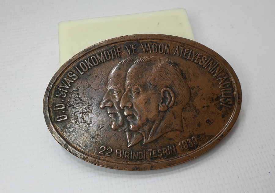 1939 TARİHLİ SİVAS LOKOMOTİF VE VAGON ATELYESİ AÇILIŞI HATIRASI MADALYON