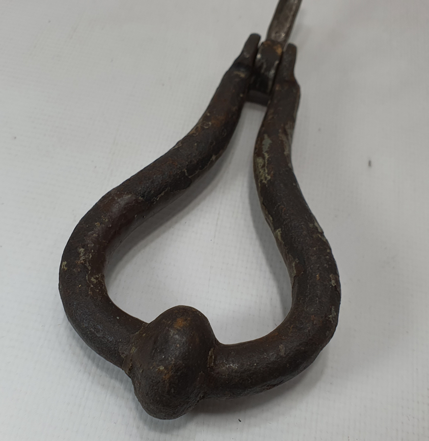 OSMANLI DÖNEMİ DÖVME DEMİRDEN KAPI TOKMAĞI