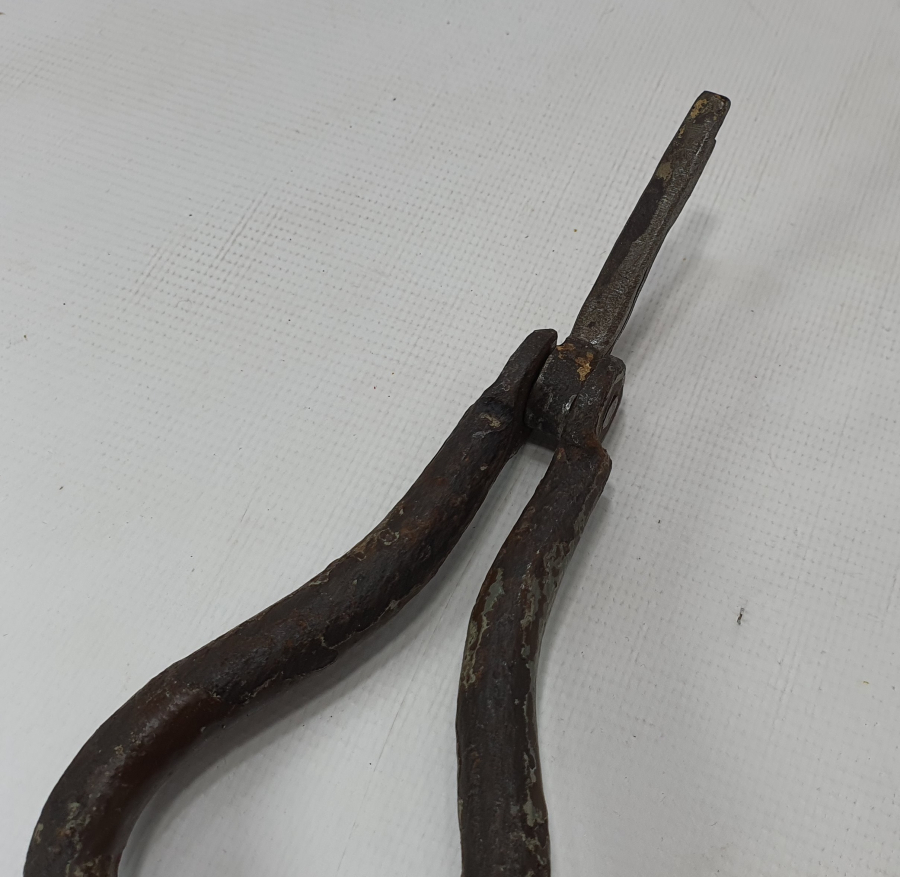 OSMANLI DÖNEMİ DÖVME DEMİRDEN KAPI TOKMAĞI