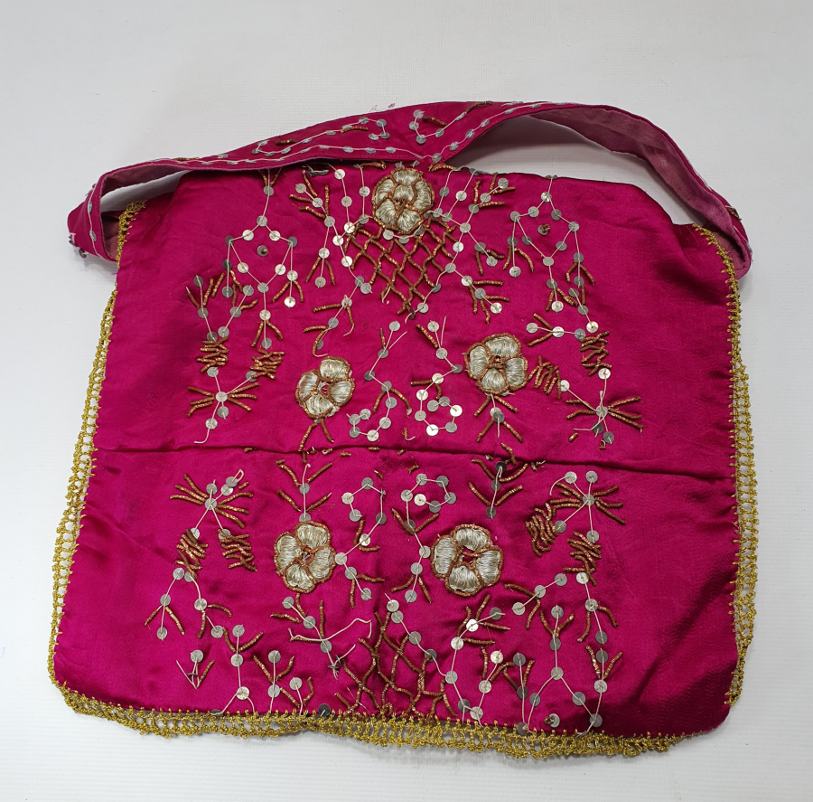 OSMANLI DÖNEMİ İPEK VE SIRMA İŞÇİLİKLİ KUR'AN I KERİM KABI