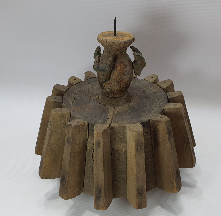 OSMANLI DÖNEMİ KOÇ BAŞLI AHŞAP TAVAN GÖBEĞİ