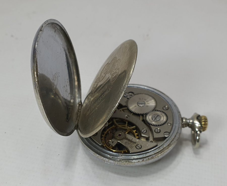 SİNGER MARKA ARKASI TREN YOLLU VE AY YILDIZLI TEPEDEN KURMA CEP SAATİ