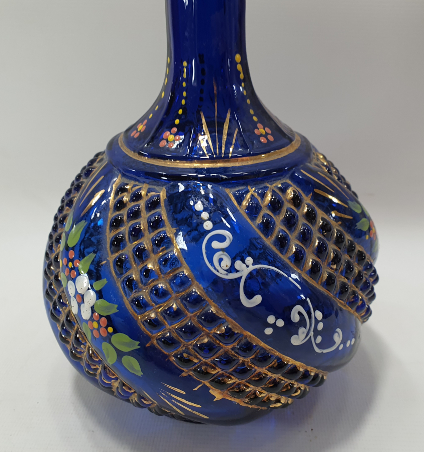 ÜZERİ ALTIN VARAKLI VE MİNE İŞÇİLİKLİ NARGİLE ALTI