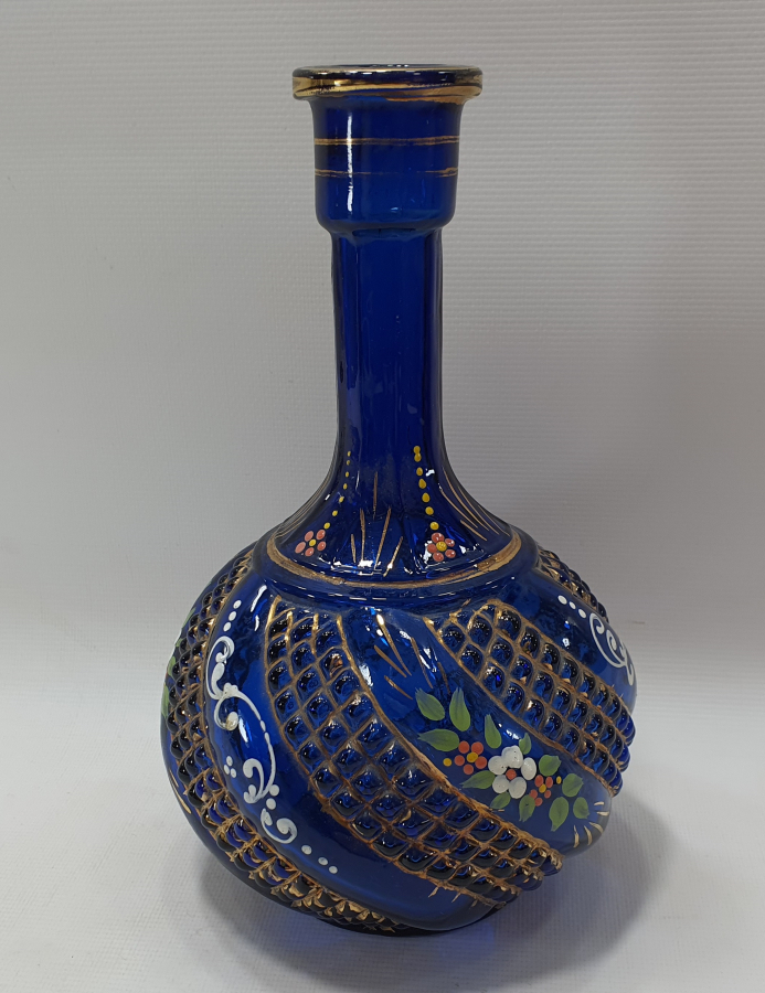 ÜZERİ ALTIN VARAKLI VE MİNE İŞÇİLİKLİ NARGİLE ALTI