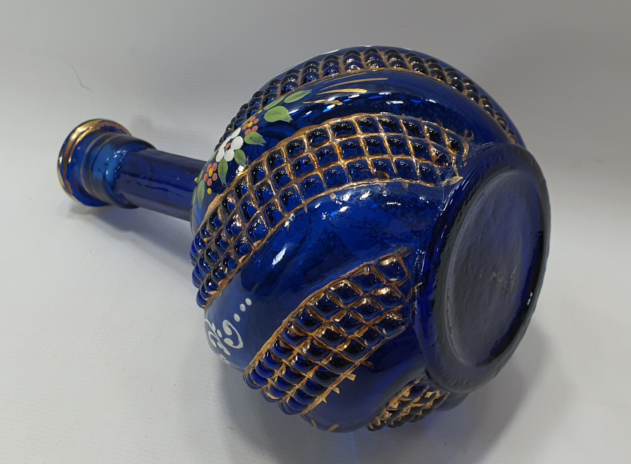 ÜZERİ ALTIN VARAKLI VE MİNE İŞÇİLİKLİ NARGİLE ALTI