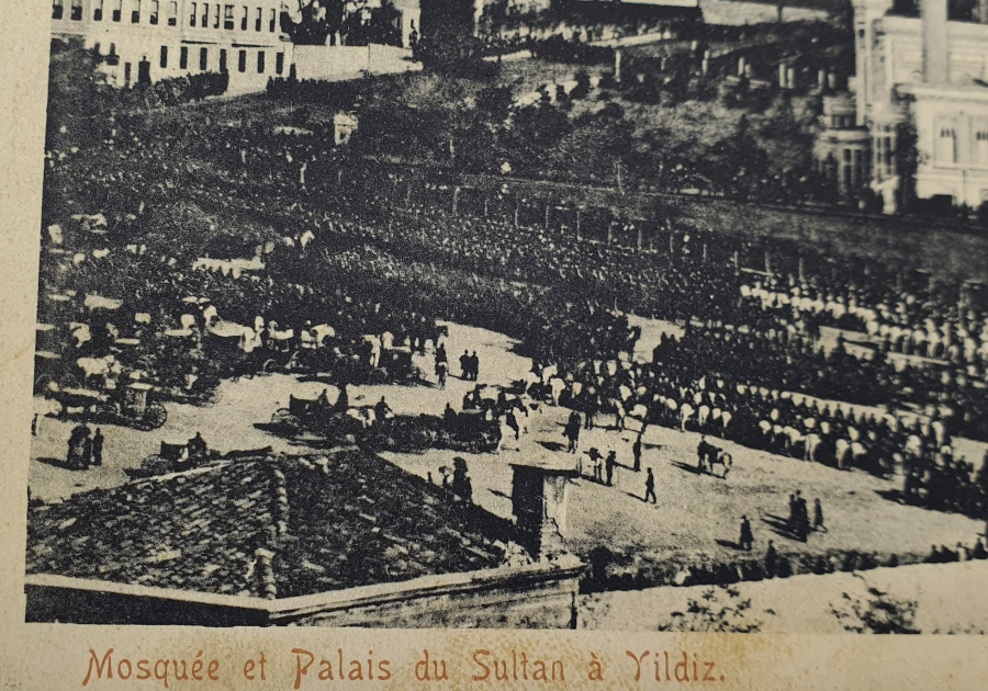 ABDÜLHAMİD HAN'IN CUMA SELAMLIĞINDA GÖRÜLEN KARTPOSTALI