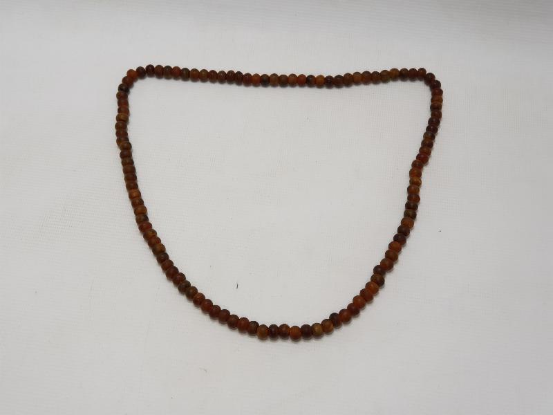 BOYNUZDAN YAPILMIŞ KOLYE 