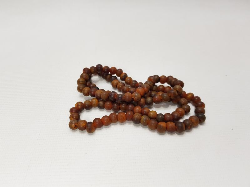 BOYNUZDAN YAPILMIŞ KOLYE 