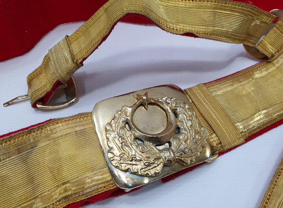 CUMHURİYET BAŞLARI ÇİL KONDİSYONDA SIRMALI SUBAY KEMERİ