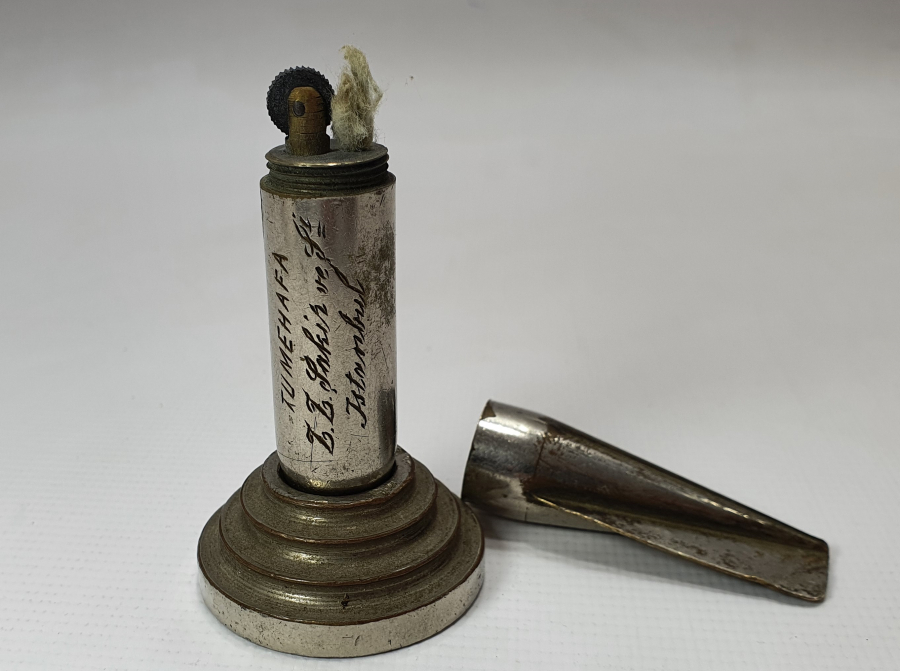 CUMHURİYET BAŞLARI ÖZEL YAPIM FÜZE ŞEKLİNDE MASA ÜSTÜ ÇAKMAĞI