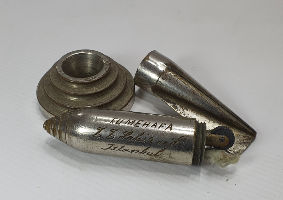 CUMHURİYET BAŞLARI ÖZEL YAPIM FÜZE ŞEKLİNDE MASA ÜSTÜ ÇAKMAĞI