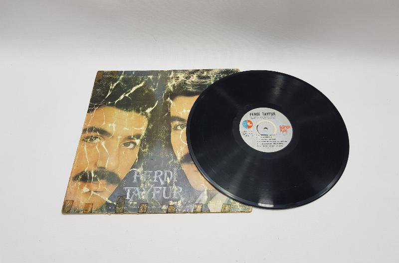 FERDİ TAYFUR FERDİ 77 33 DEVİR LP PLAK 