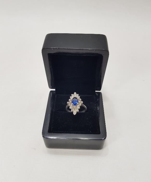 SAFİR TAŞLI PIRLANTA YÜZÜK 