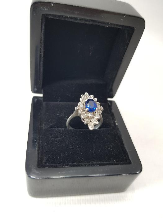 SAFİR TAŞLI PIRLANTA YÜZÜK 