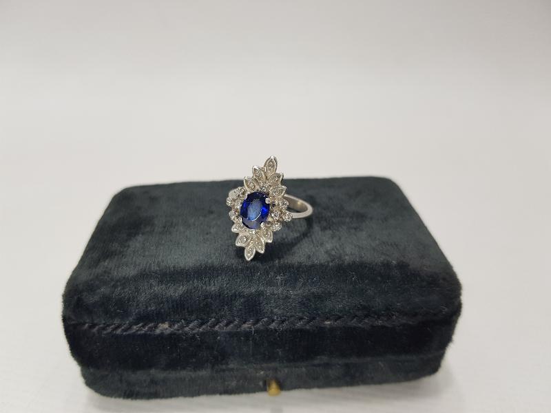 SAFİR TAŞLI PIRLANTA YÜZÜK 