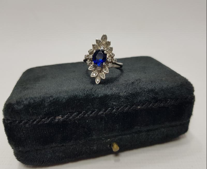 SAFİR TAŞLI PIRLANTA YÜZÜK 