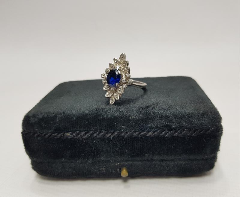 SAFİR TAŞLI PIRLANTA YÜZÜK 