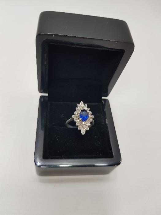 SAFİR TAŞLI PIRLANTA YÜZÜK 