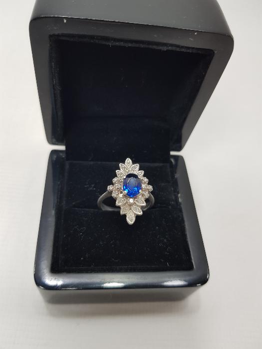 SAFİR TAŞLI PIRLANTA YÜZÜK 