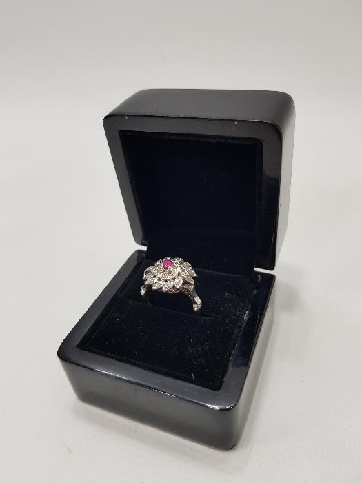 YAKUT TAŞLI PIRLANTA YÜZÜK