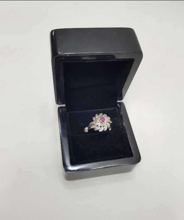 YAKUT TAŞLI PIRLANTA YÜZÜK