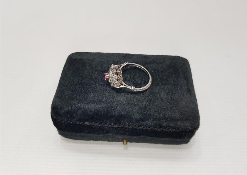 YAKUT TAŞLI PIRLANTA YÜZÜK