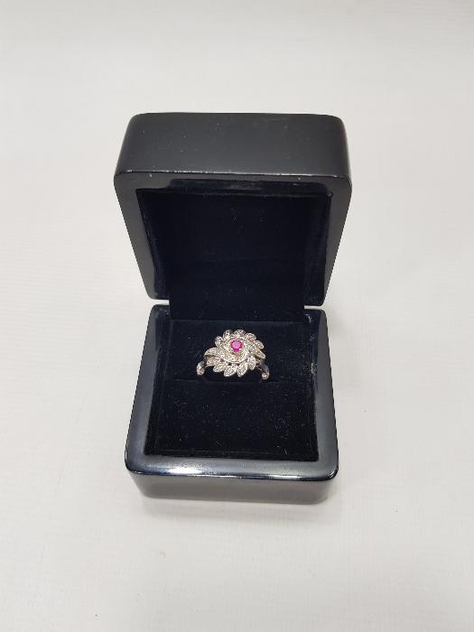 YAKUT TAŞLI PIRLANTA YÜZÜK