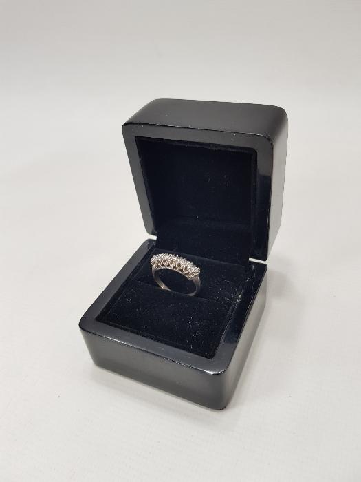 YEDİTAŞLI PIRLANTA YÜZÜK 