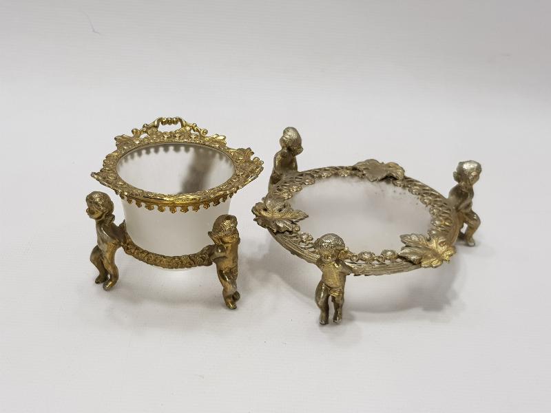 ART DECO SABUNLUK VE DİŞ FIRÇALIĞI 