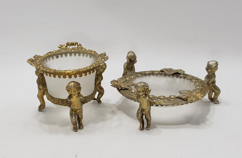 ART DECO SABUNLUK VE DİŞ FIRÇALIĞI 