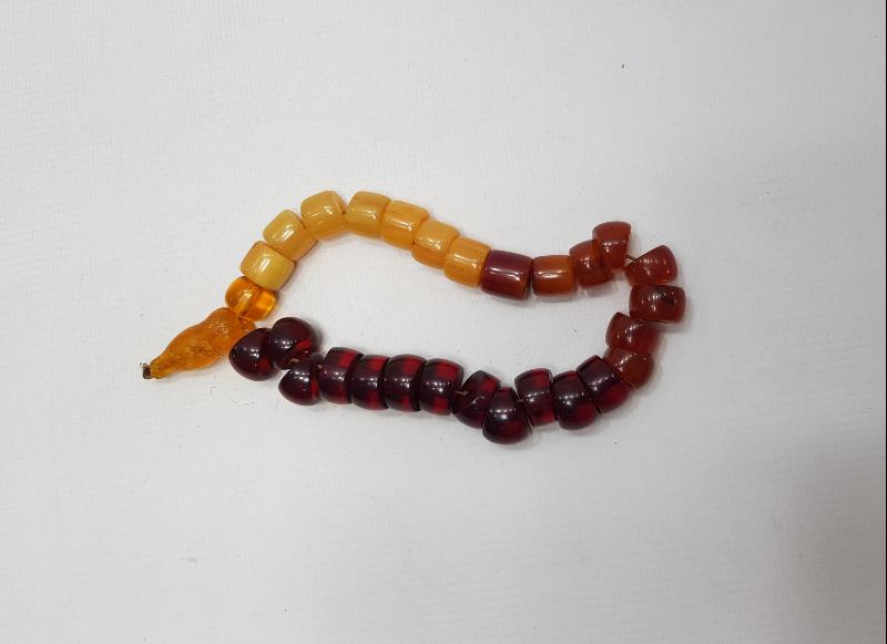 KEHRİBAR, KATALİN VE BAĞA TANELERDEN OLUŞAN ANTİKA TESBİH 