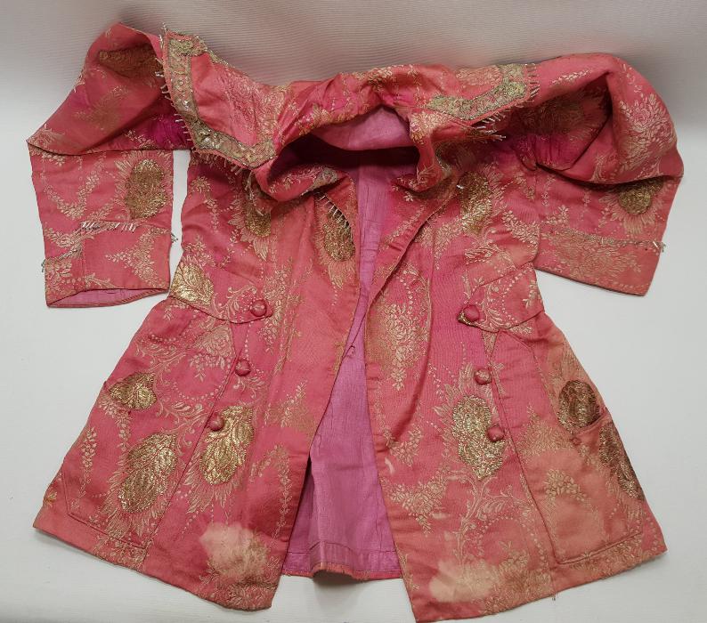 OSMANLI DÖNEMİ ALTIN SIRMA İŞLEMELİ İPEK ELMASİYE KADIN ELBİSESİ