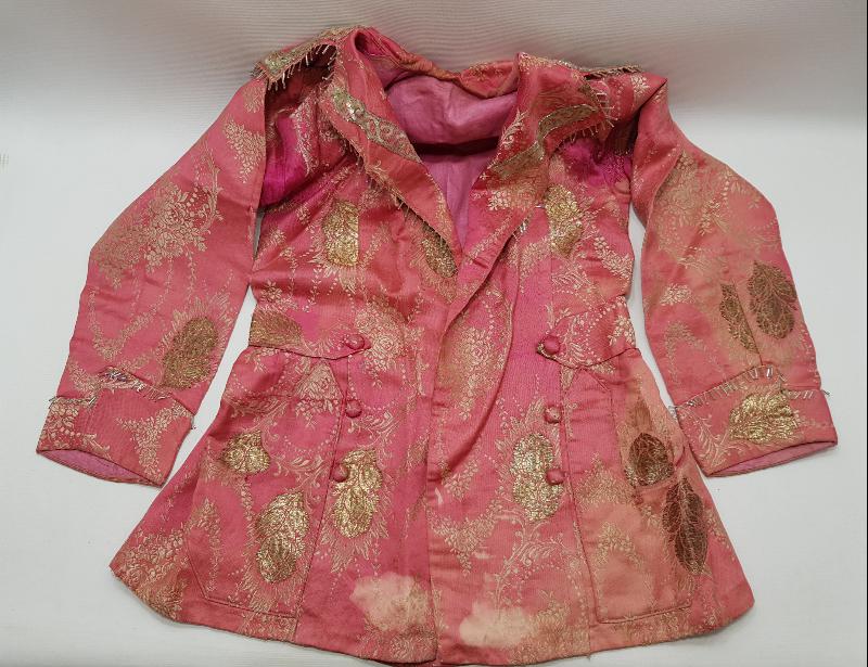 OSMANLI DÖNEMİ ALTIN SIRMA İŞLEMELİ İPEK ELMASİYE KADIN ELBİSESİ