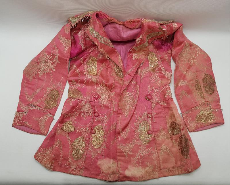 OSMANLI DÖNEMİ ALTIN SIRMA İŞLEMELİ İPEK ELMASİYE KADIN ELBİSESİ