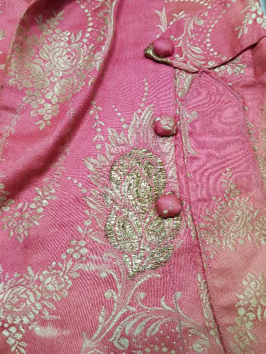 OSMANLI DÖNEMİ ALTIN SIRMA İŞLEMELİ İPEK ELMASİYE KADIN ELBİSESİ