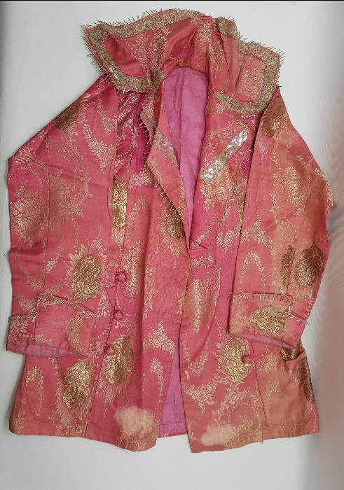 OSMANLI DÖNEMİ ALTIN SIRMA İŞLEMELİ İPEK ELMASİYE KADIN ELBİSESİ