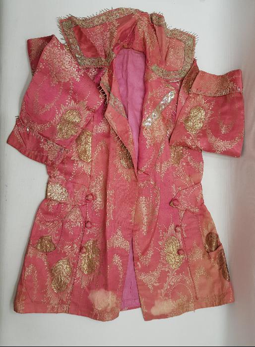 OSMANLI DÖNEMİ ALTIN SIRMA İŞLEMELİ İPEK ELMASİYE KADIN ELBİSESİ