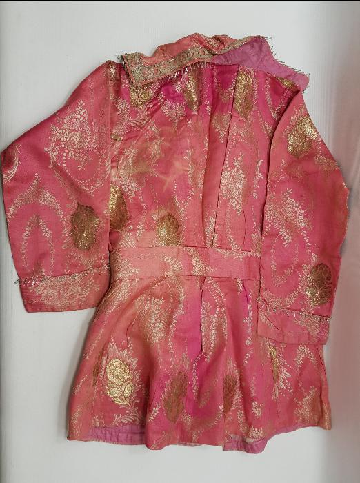 OSMANLI DÖNEMİ ALTIN SIRMA İŞLEMELİ İPEK ELMASİYE KADIN ELBİSESİ