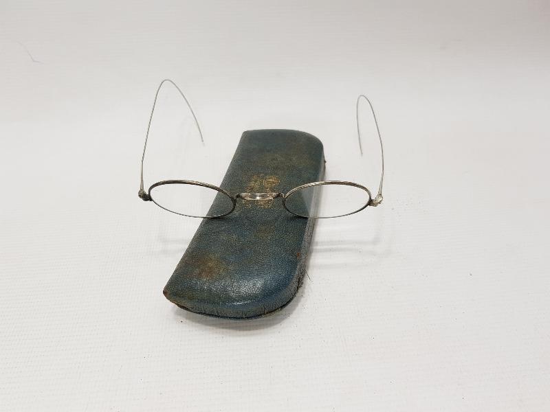 OSMANLI DÖNEMİ KUTUSUNDA GÜMÜŞ GÖZLÜK 