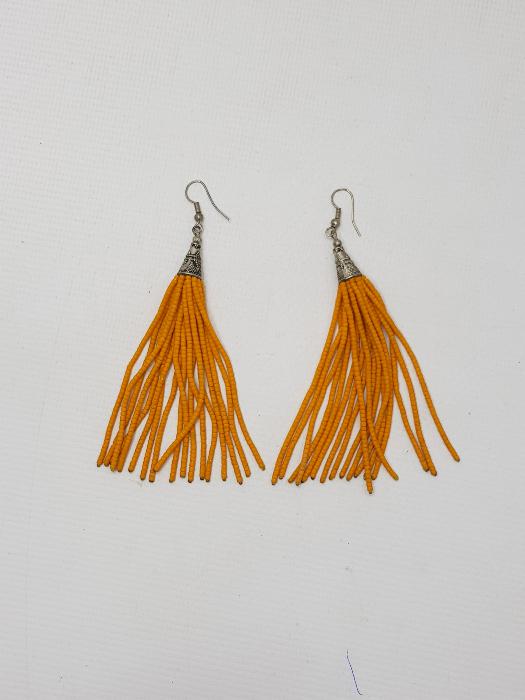 SARI RENKLİ TAŞLARDAN MAMÜL BİR ÇİFT KÜPE