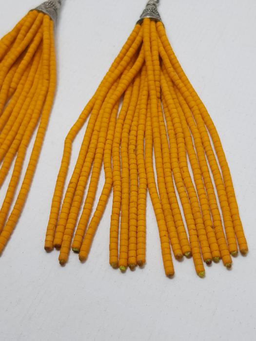 SARI RENKLİ TAŞLARDAN MAMÜL BİR ÇİFT KÜPE